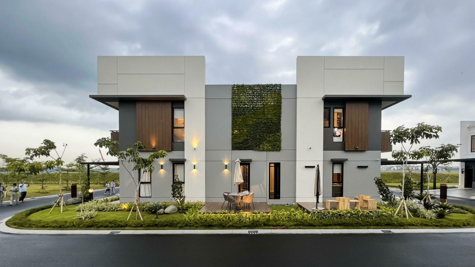 Contemporary home built by Brits Construction